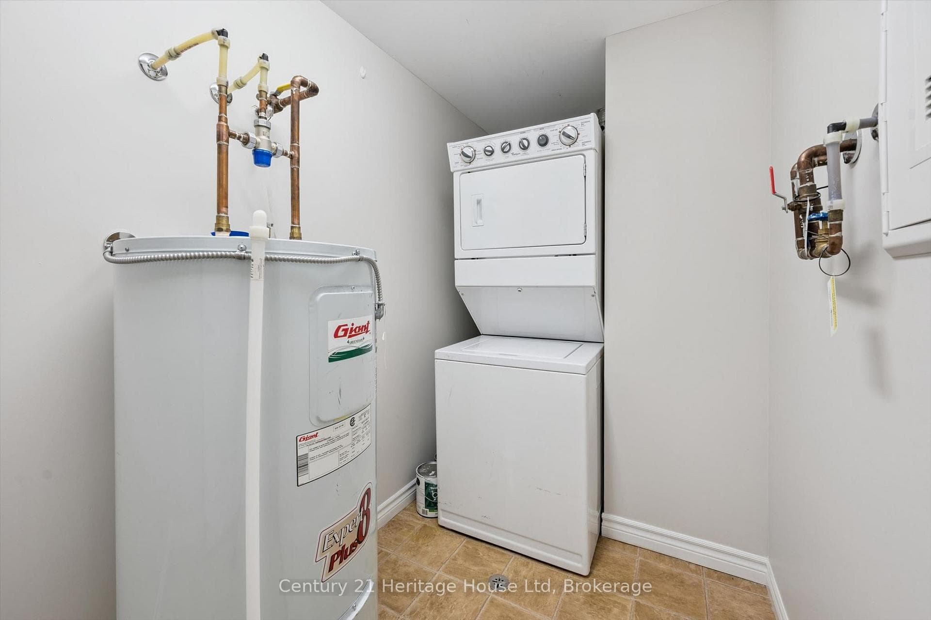 60 Lynnmore Street photo 18