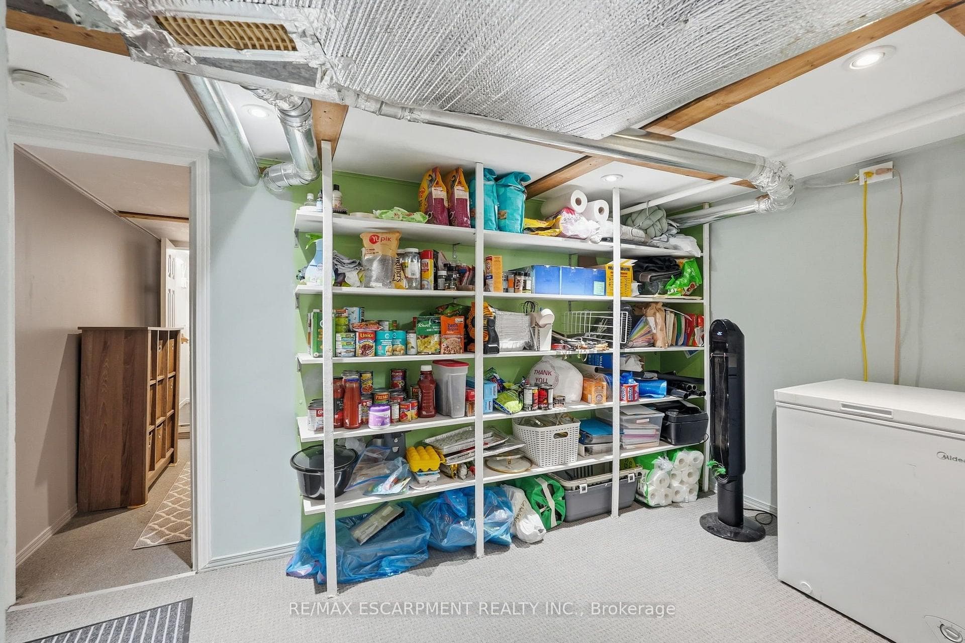 182 Cavell Avenue photo 32
