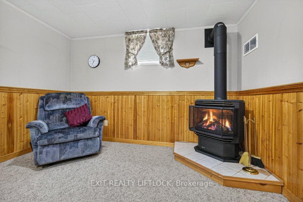 845 Stocker Road photo 17