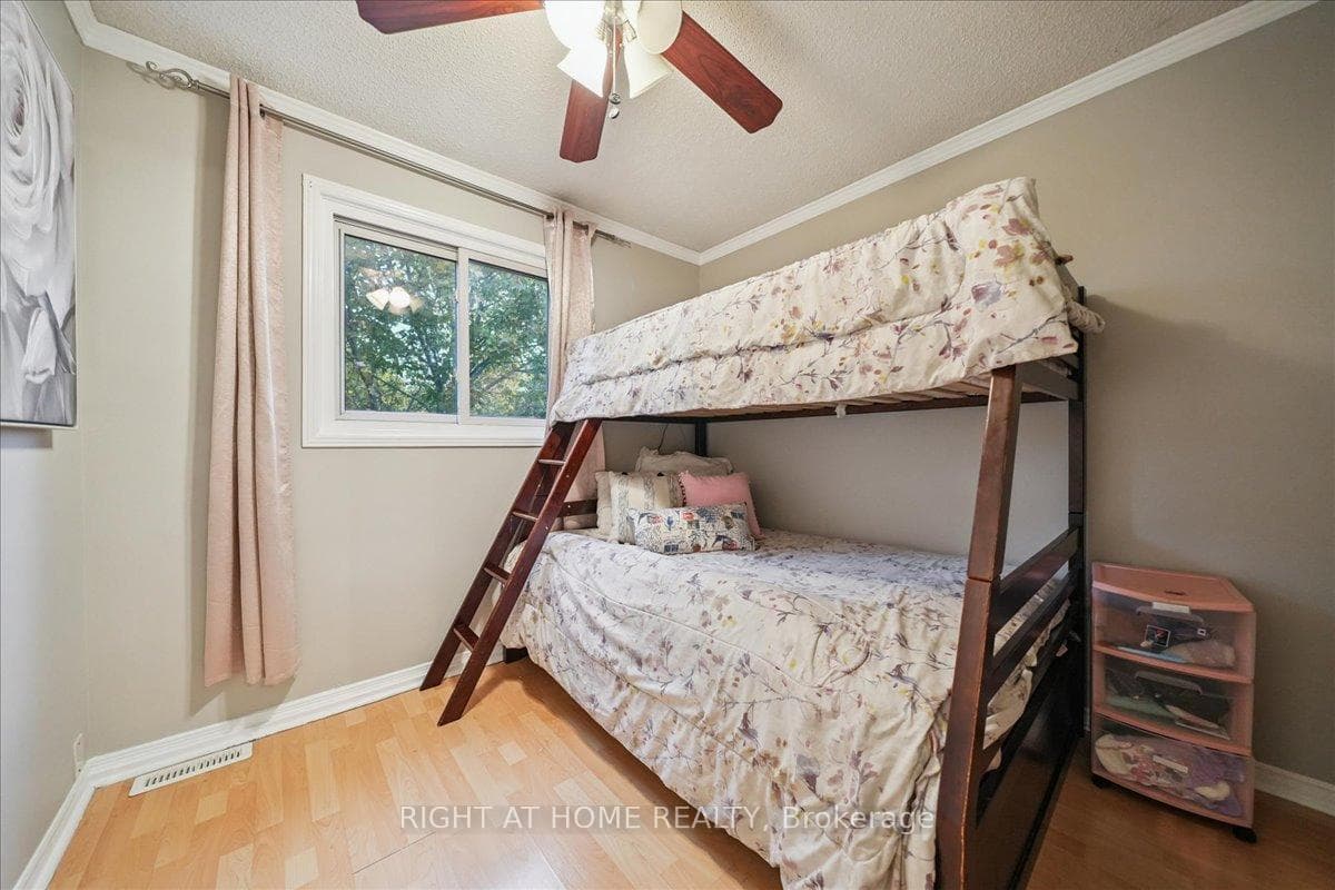 64 Hart Boulevard photo 20