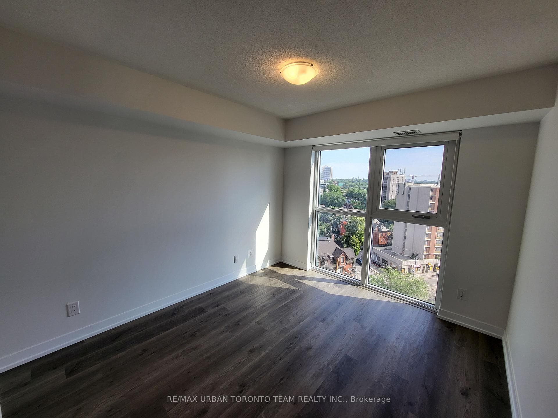 219 Dundas Street Unit 1212 photo 5