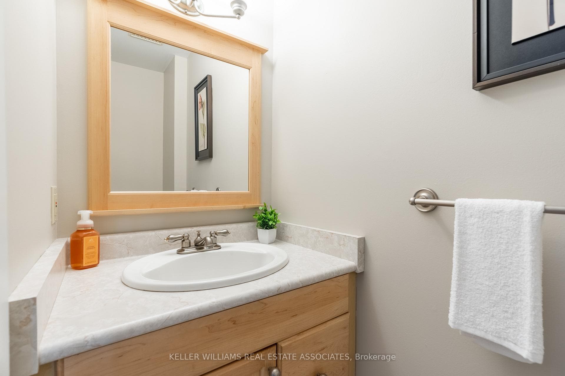 194 Guildwood Drive photo 19