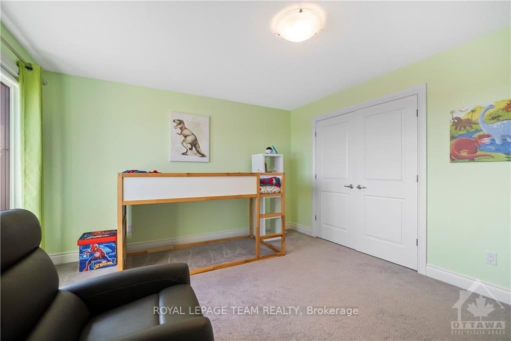 857 PERCIVAL Crescent photo 19