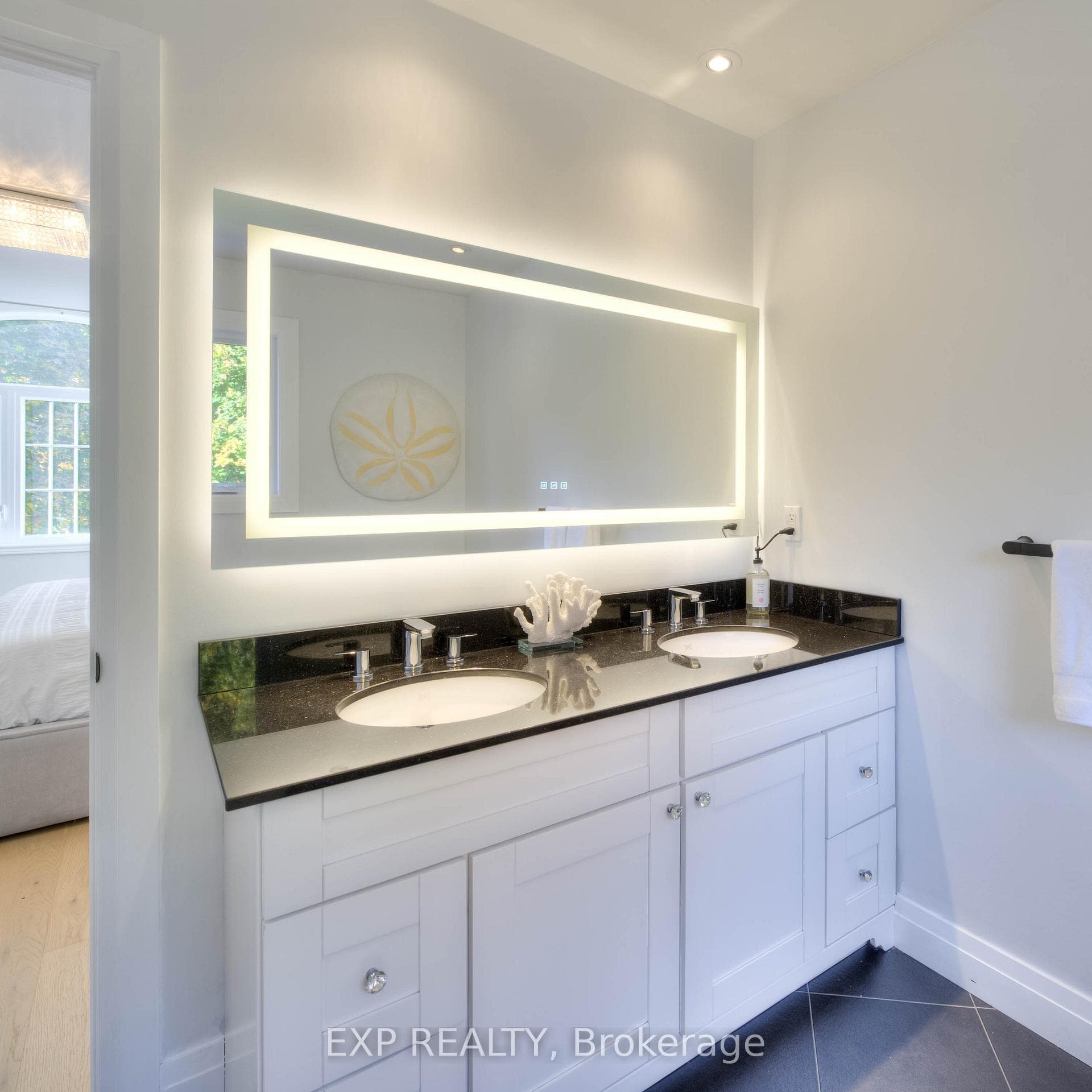 119 Charlotte Place photo 23