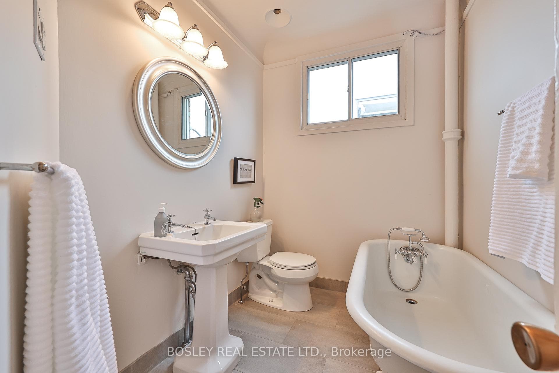 upper - 3pc washroom