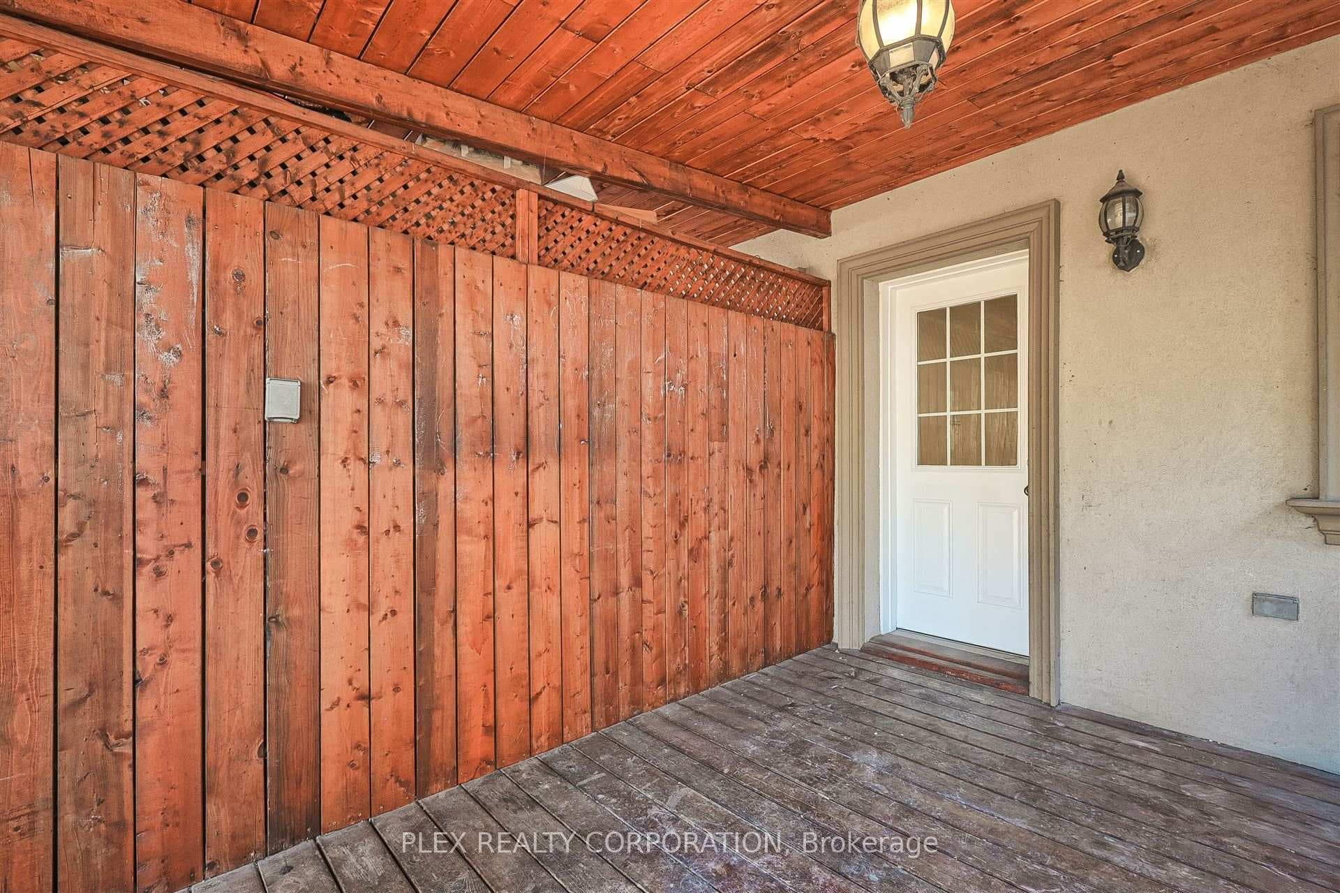 192 Coxwell Avenue photo 34