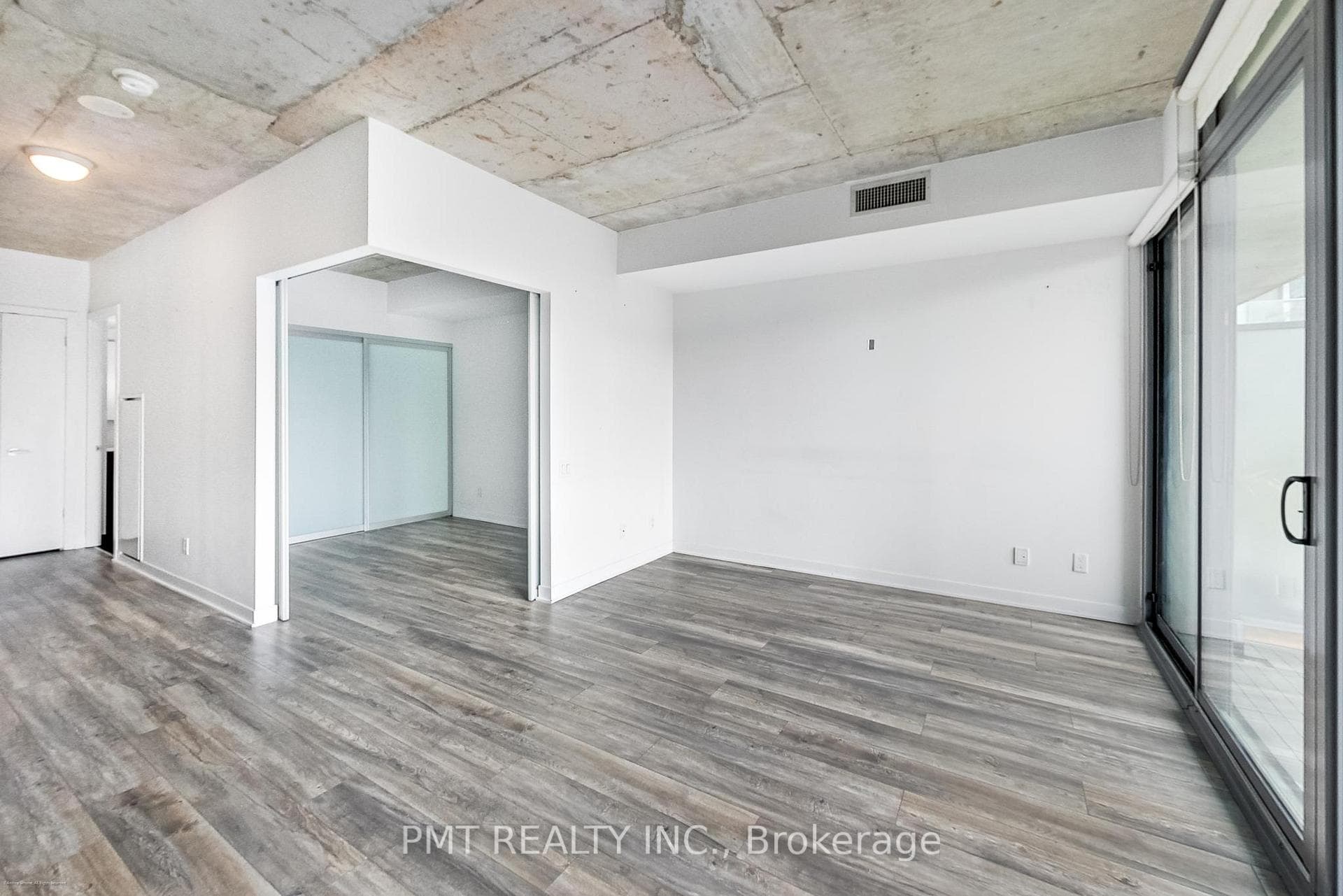 95 Bathurst Street Unit 421 photo 21