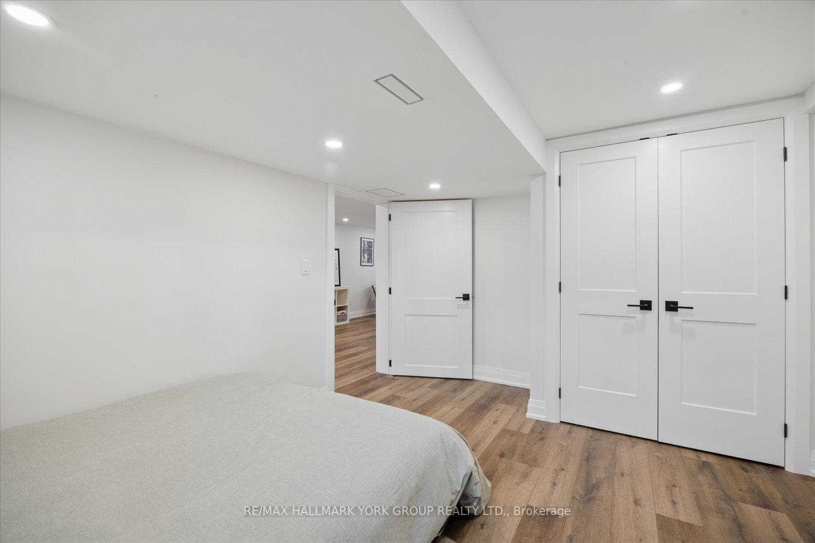343 Winnifred Drive photo 31