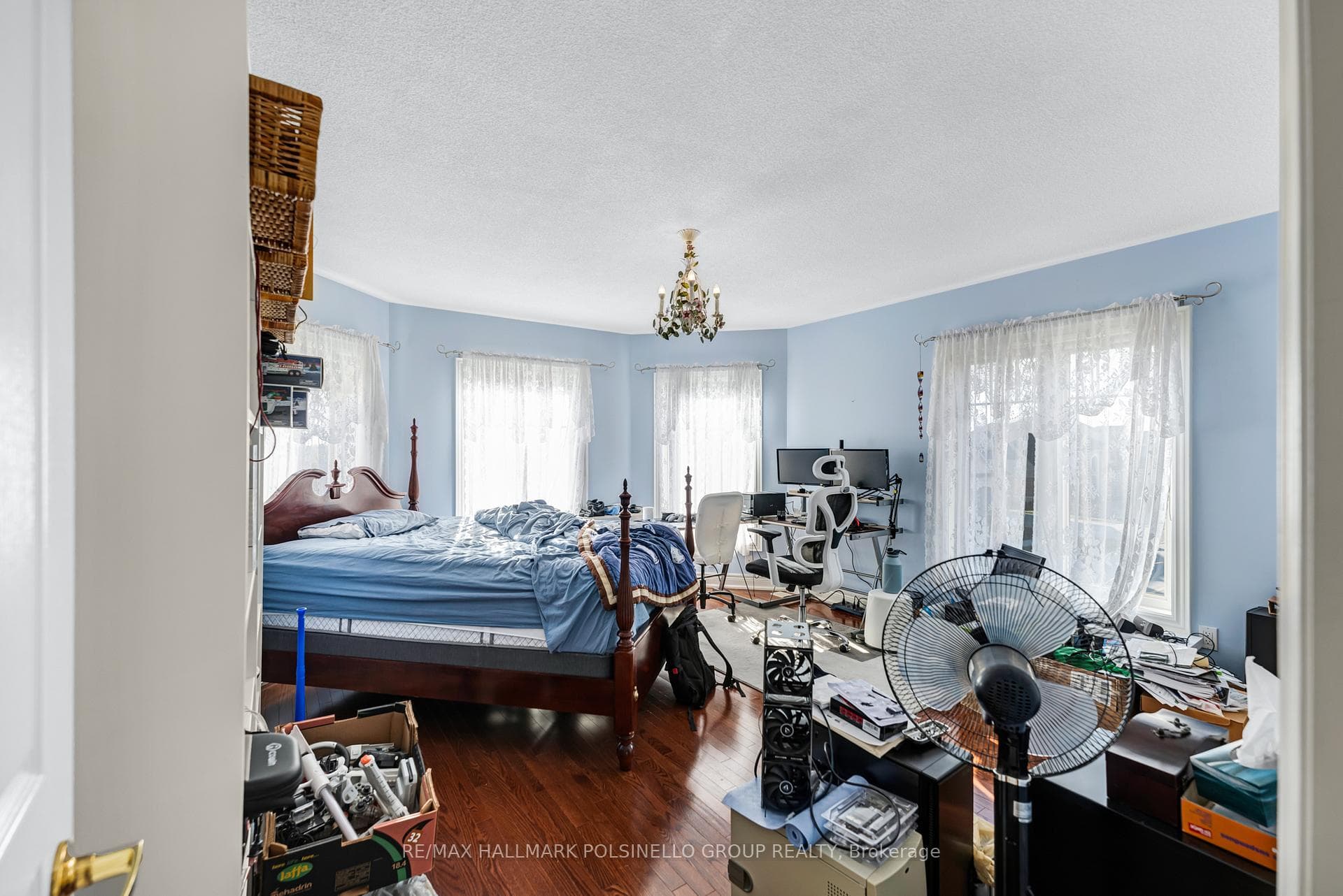 63 Soleil Boulevard photo 35