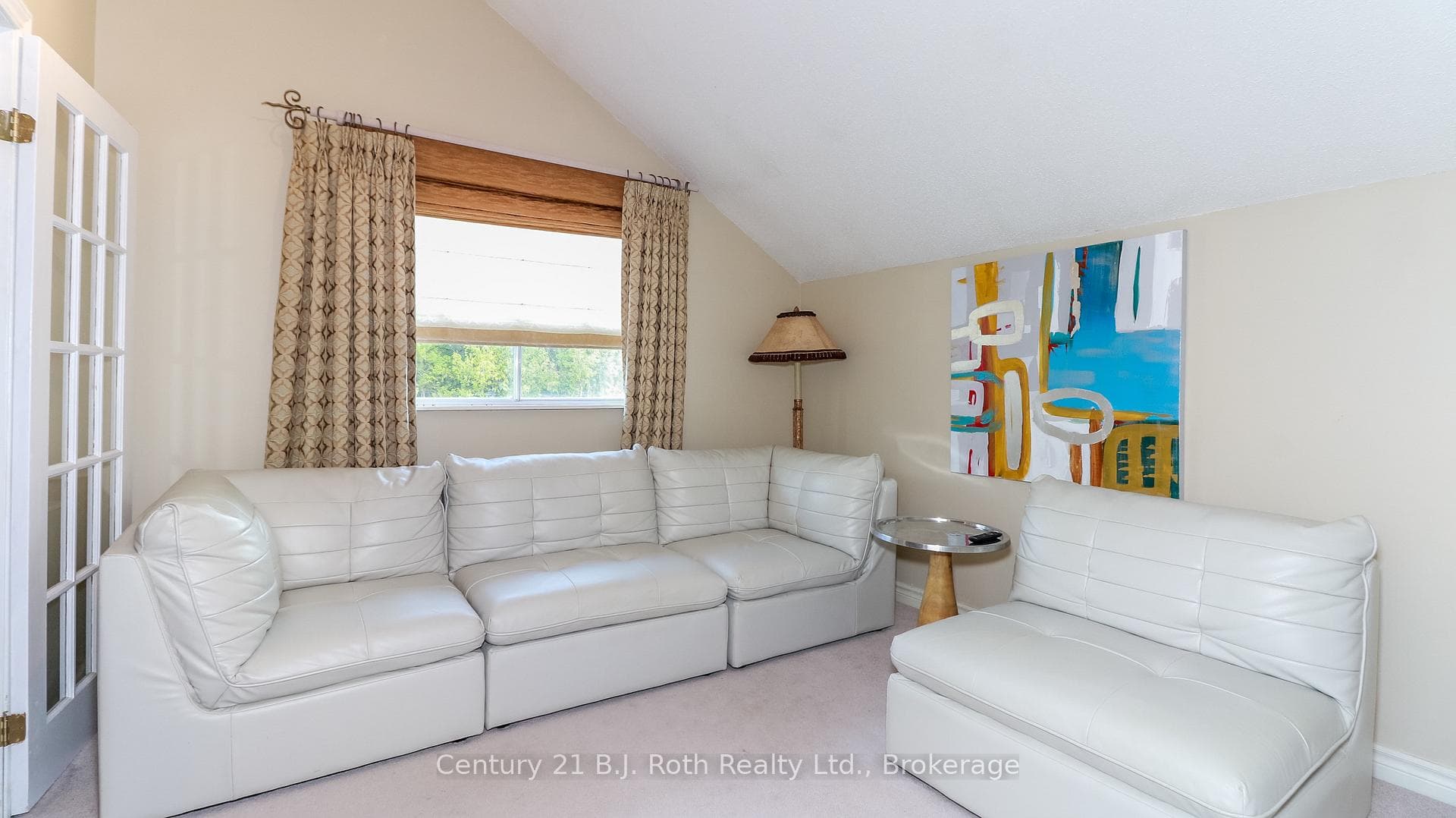 20 Grant Avenue photo 11