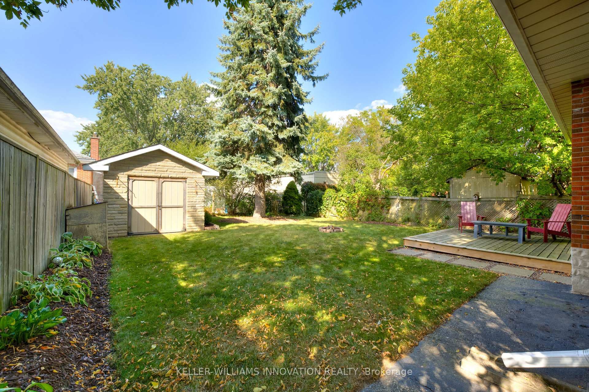 860 Guelph Street photo 3
