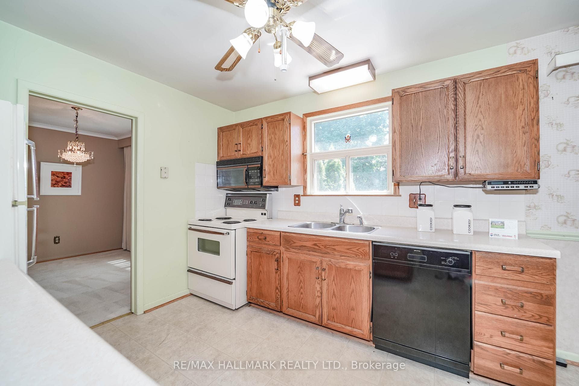 14 Castledene Crescent photo 14