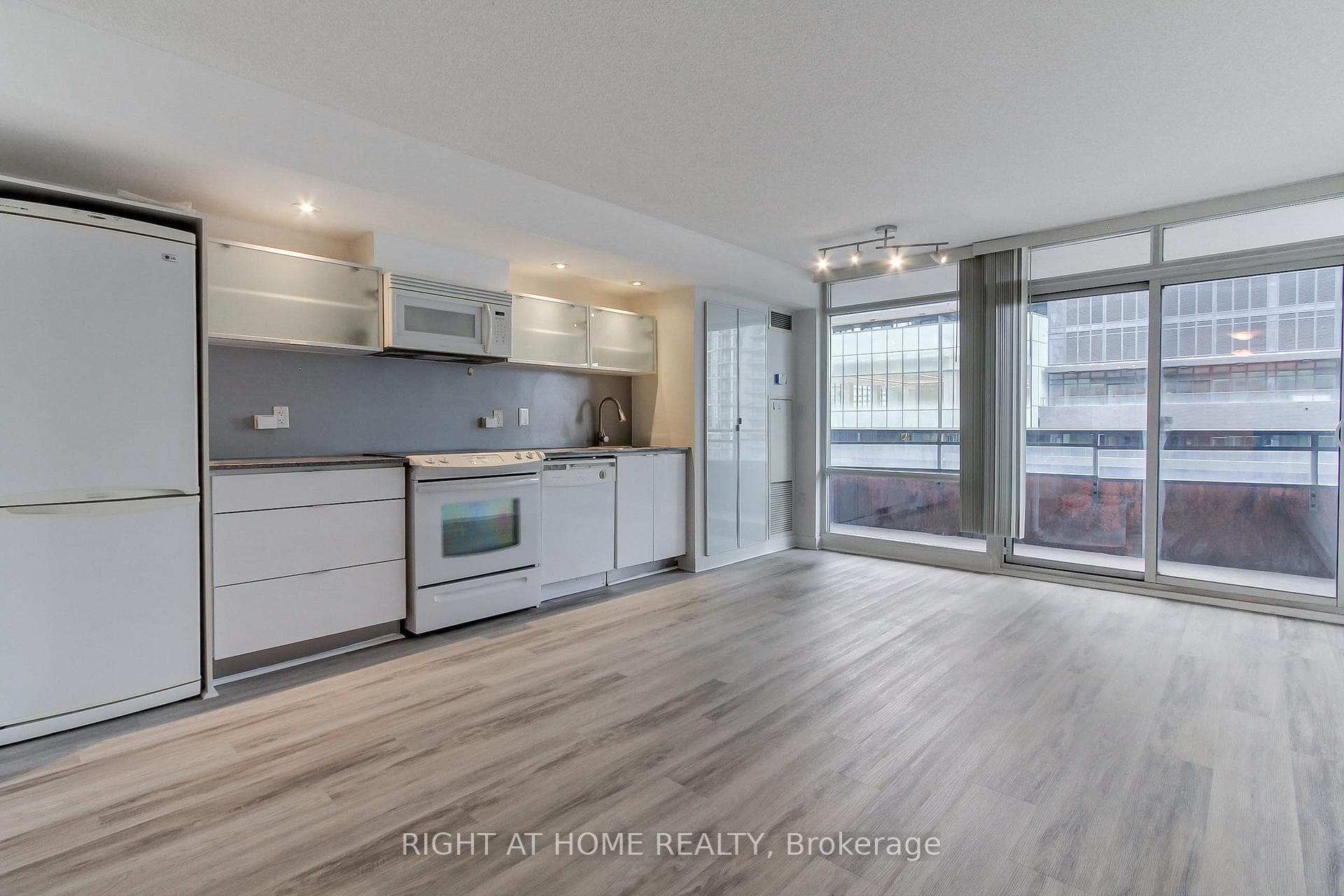 4K Spadina Avenue Unit 1115 photo 9
