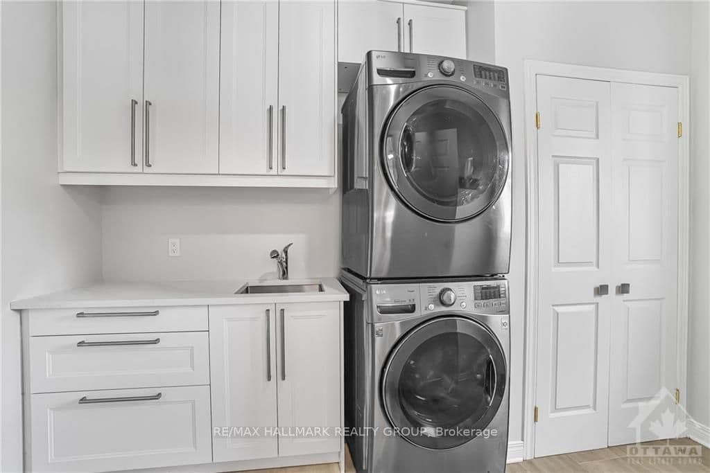 32 BARONESS Drive photo 9