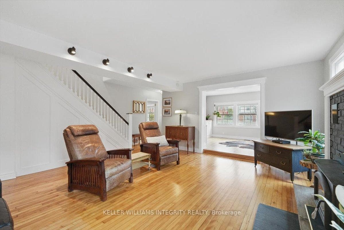 888 Maplewood Avenue photo 9