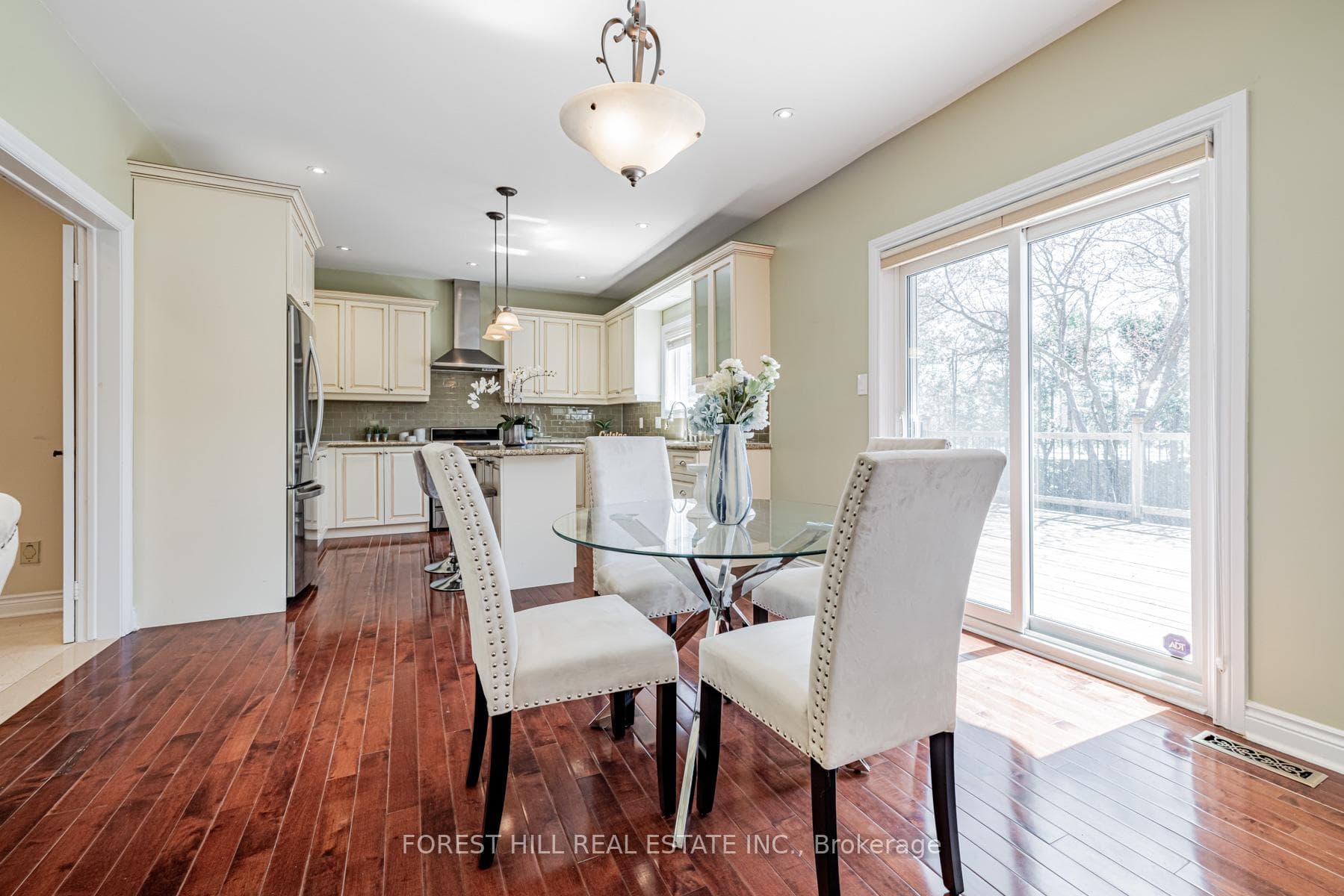 31 Garnier Court photo 12