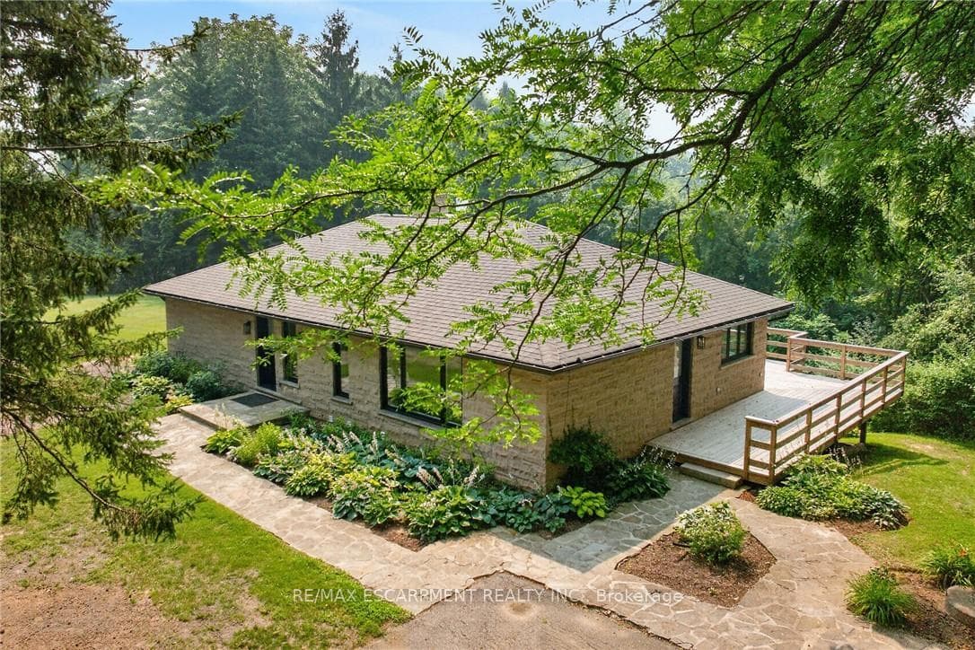 1376 Mineral Springs Road photo 1