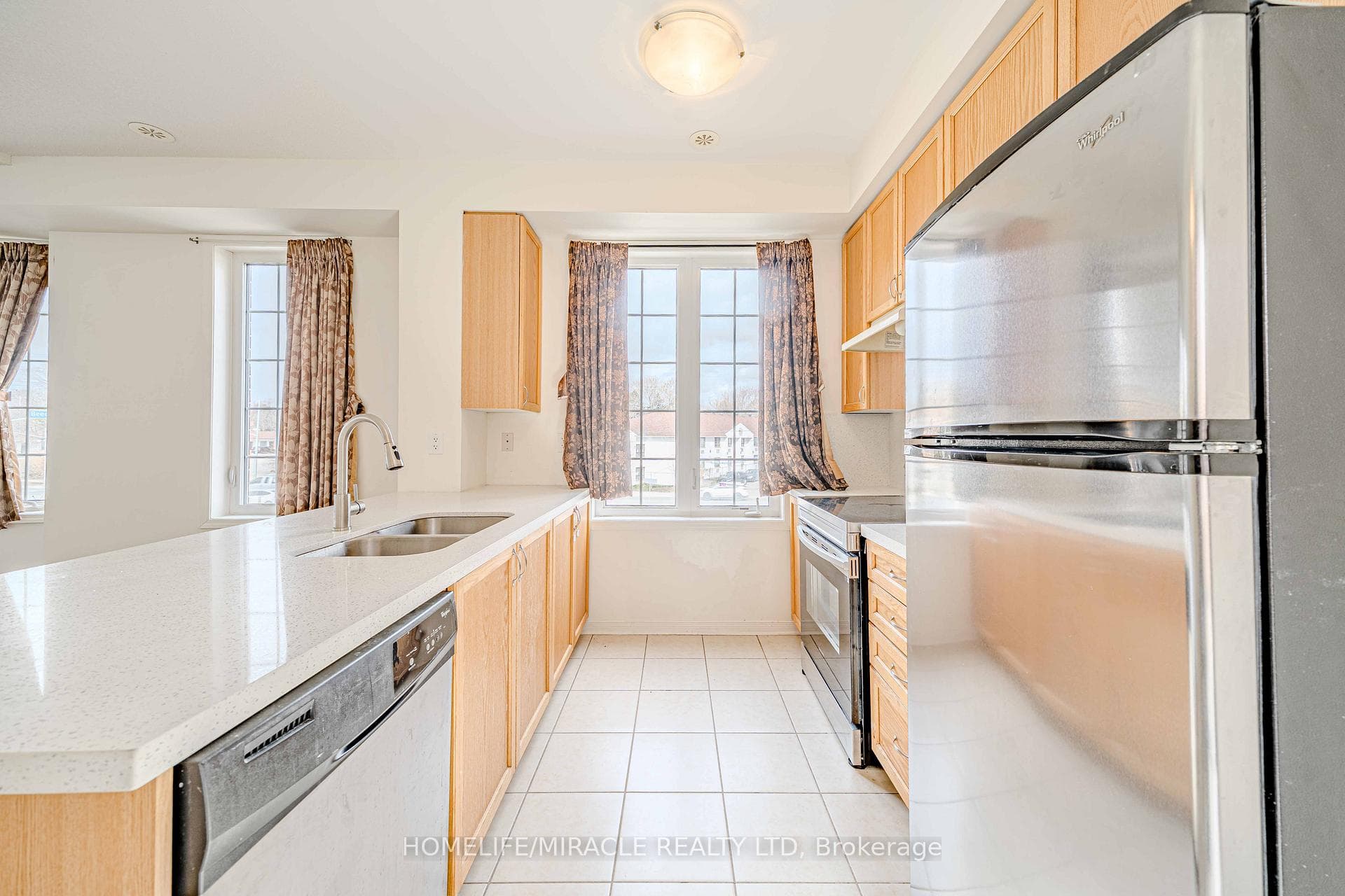 407 BEECHGROVE Drive Unit 56 photo 4