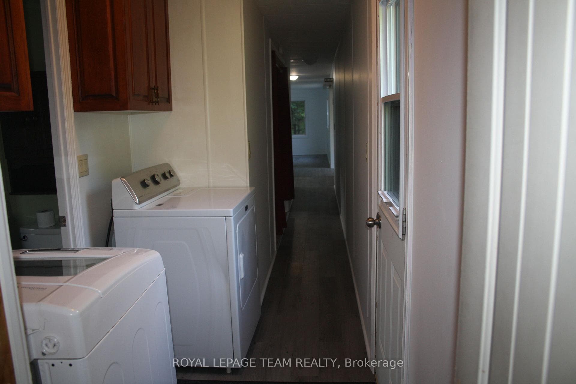 27 Jennifer Lane photo 22