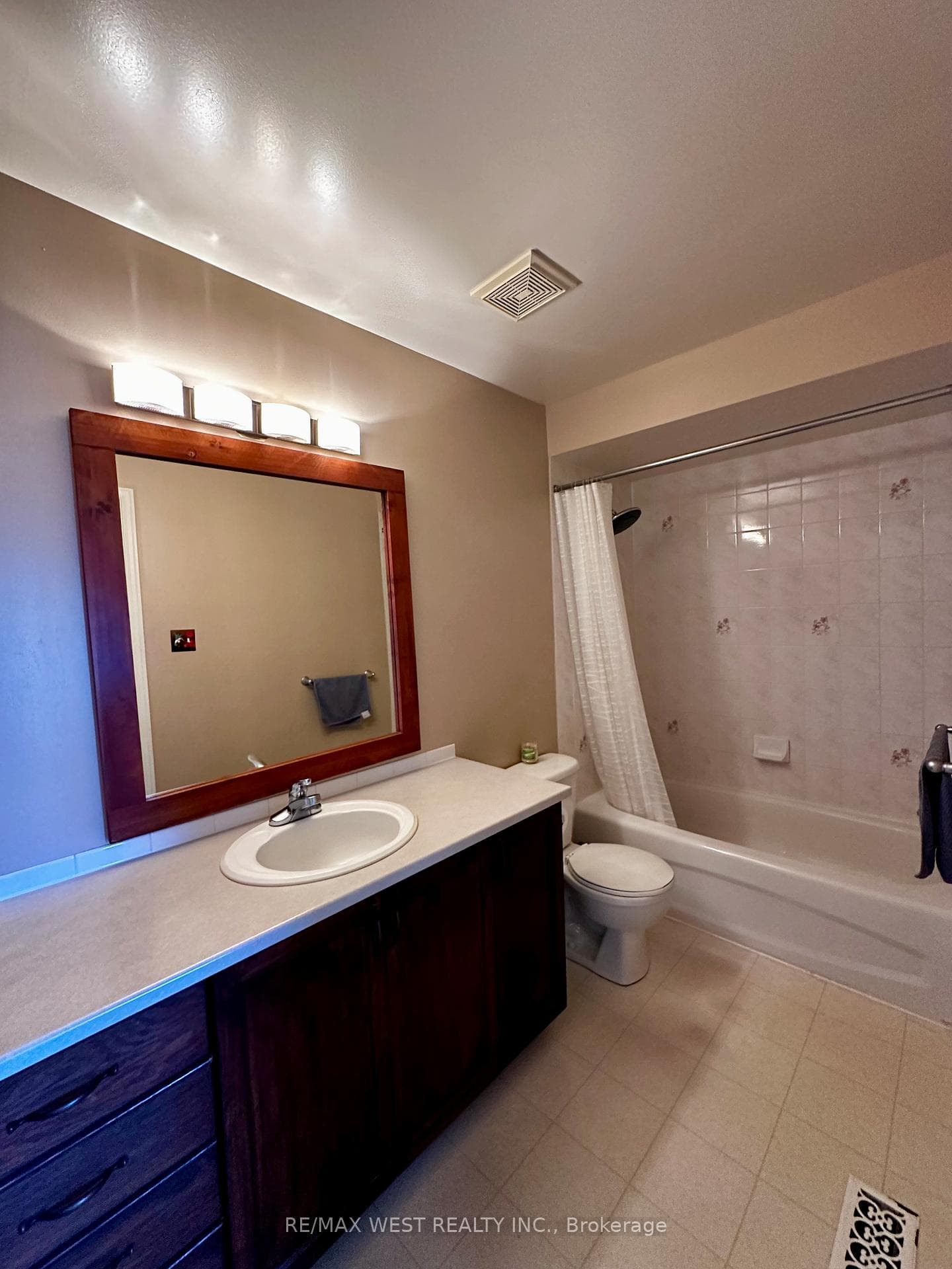 119 Deerfox Drive photo 12