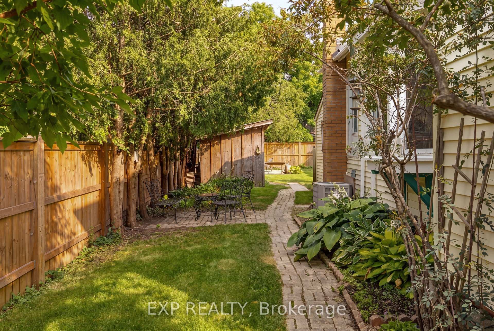 136 Falstaff Street photo 40