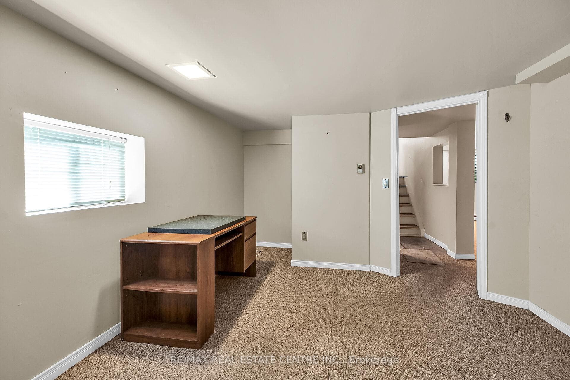 894 Garth Street photo 27