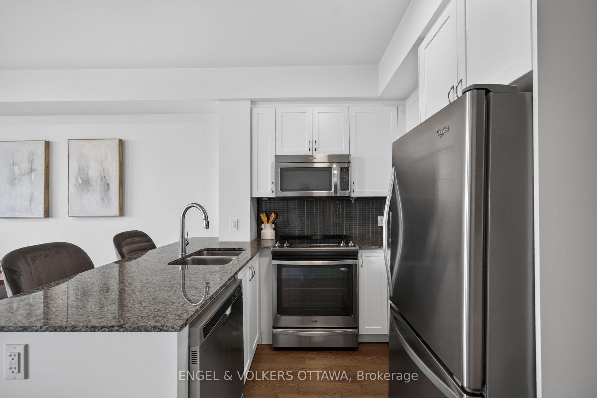 1035 Bank Street Unit 1501 photo 5