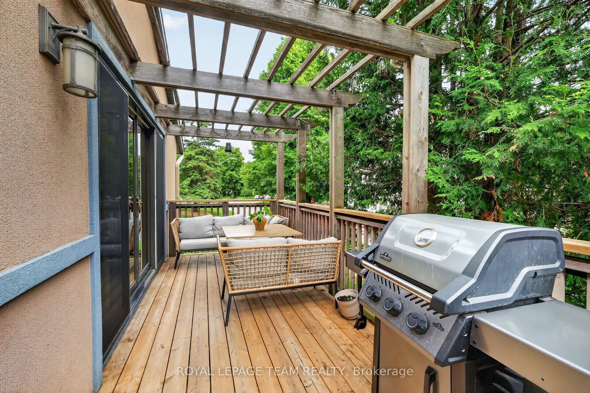 1282 Alloway Crescent photo 24