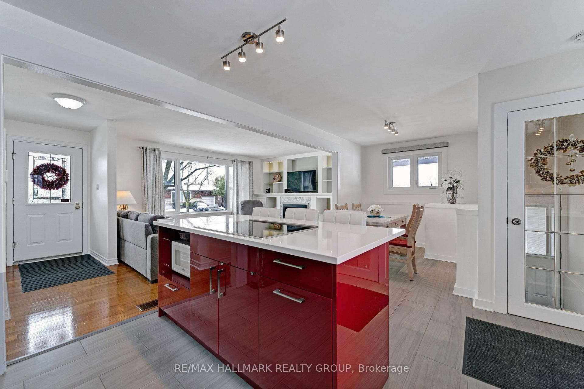 577 Clarke Avenue photo 11
