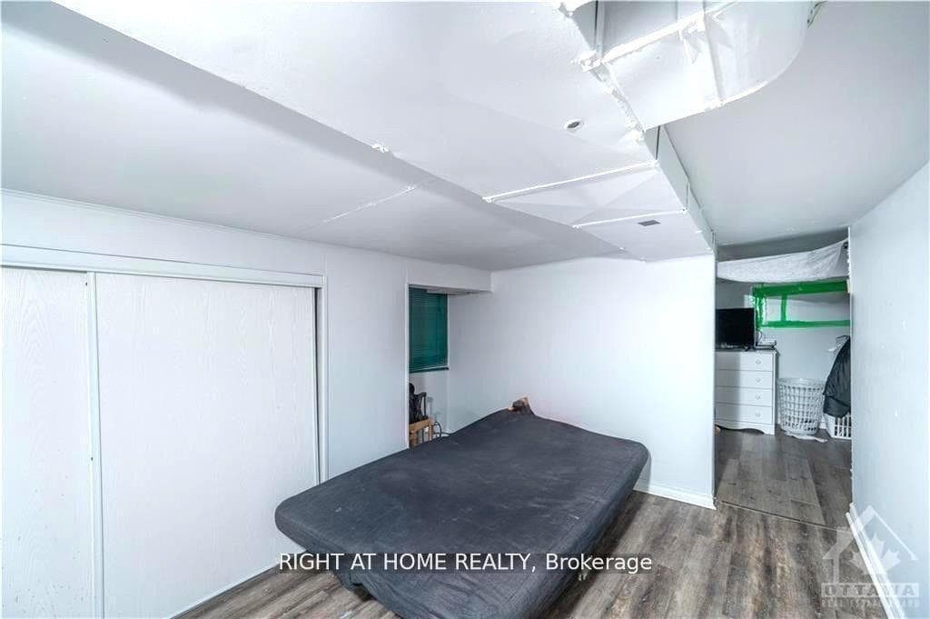 333 Levis Avenue photo 27