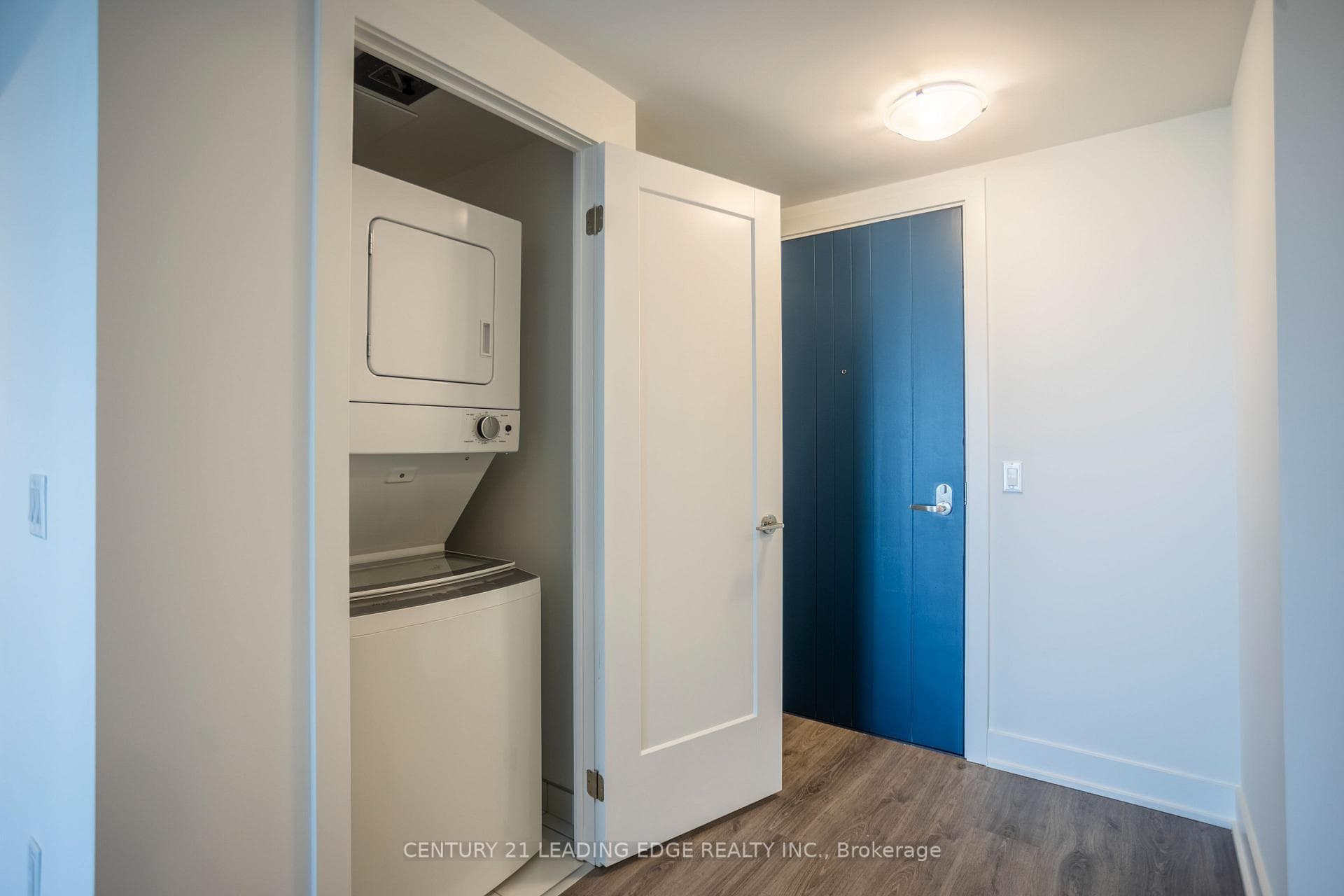 2545 Simcoe Street Unit 2610 photo 6