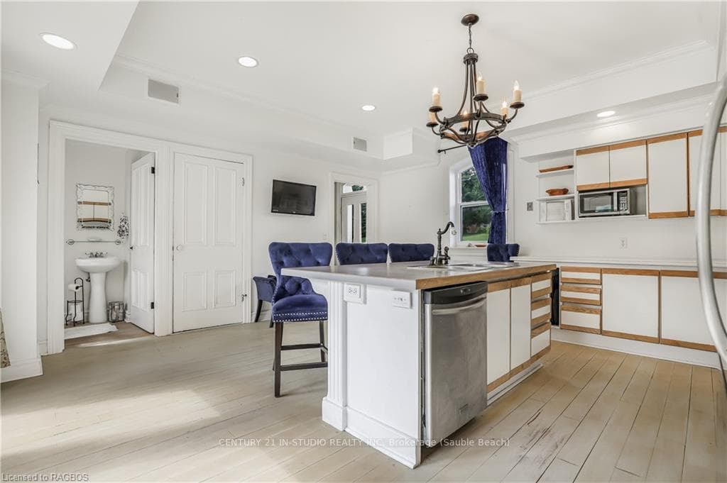 93 BROOK Street photo 25