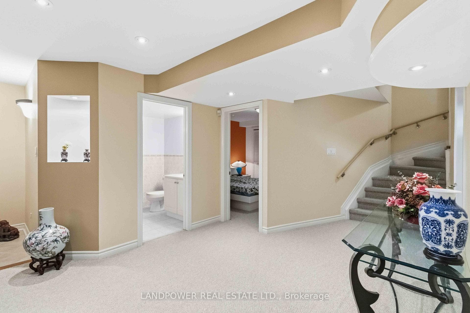 55 Garland Crescent photo 36