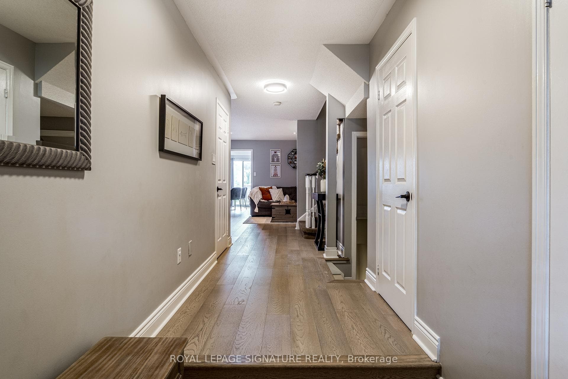 5650 Evelyn Lane photo 3
