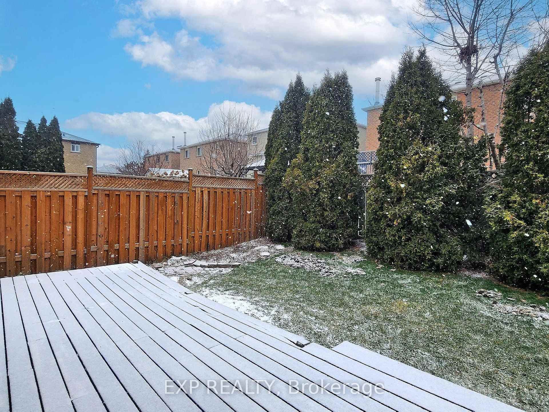 49 Gurr Crescent photo 39