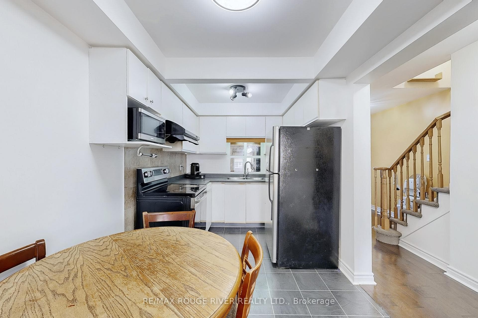Eat in kitchen