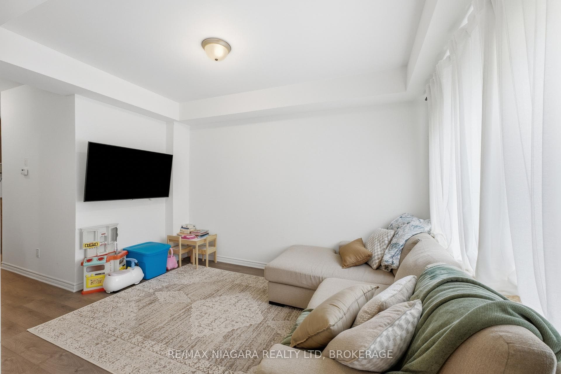 56 Sapphire Way photo 8