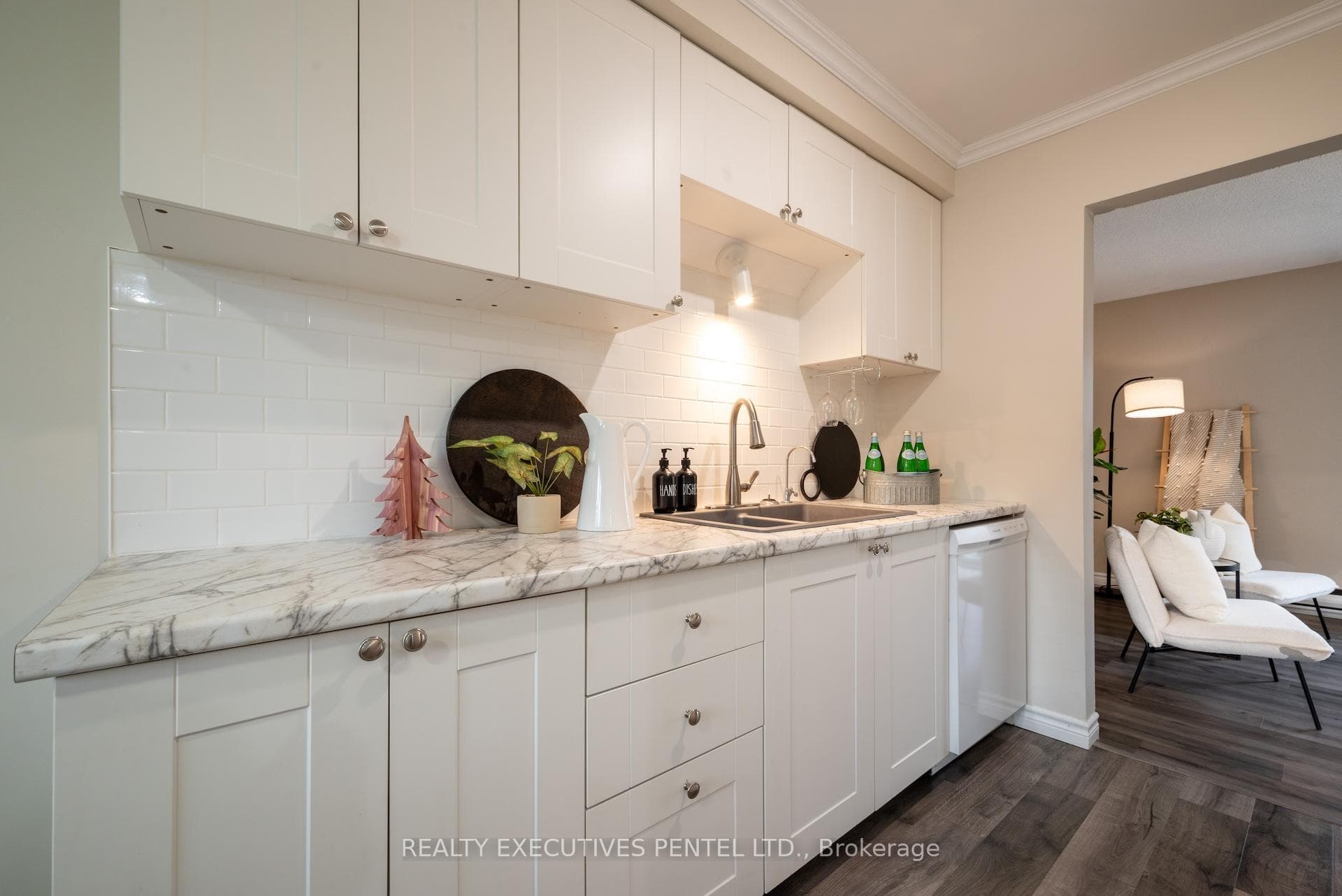 400 Westwood Drive Unit D5 photo 11