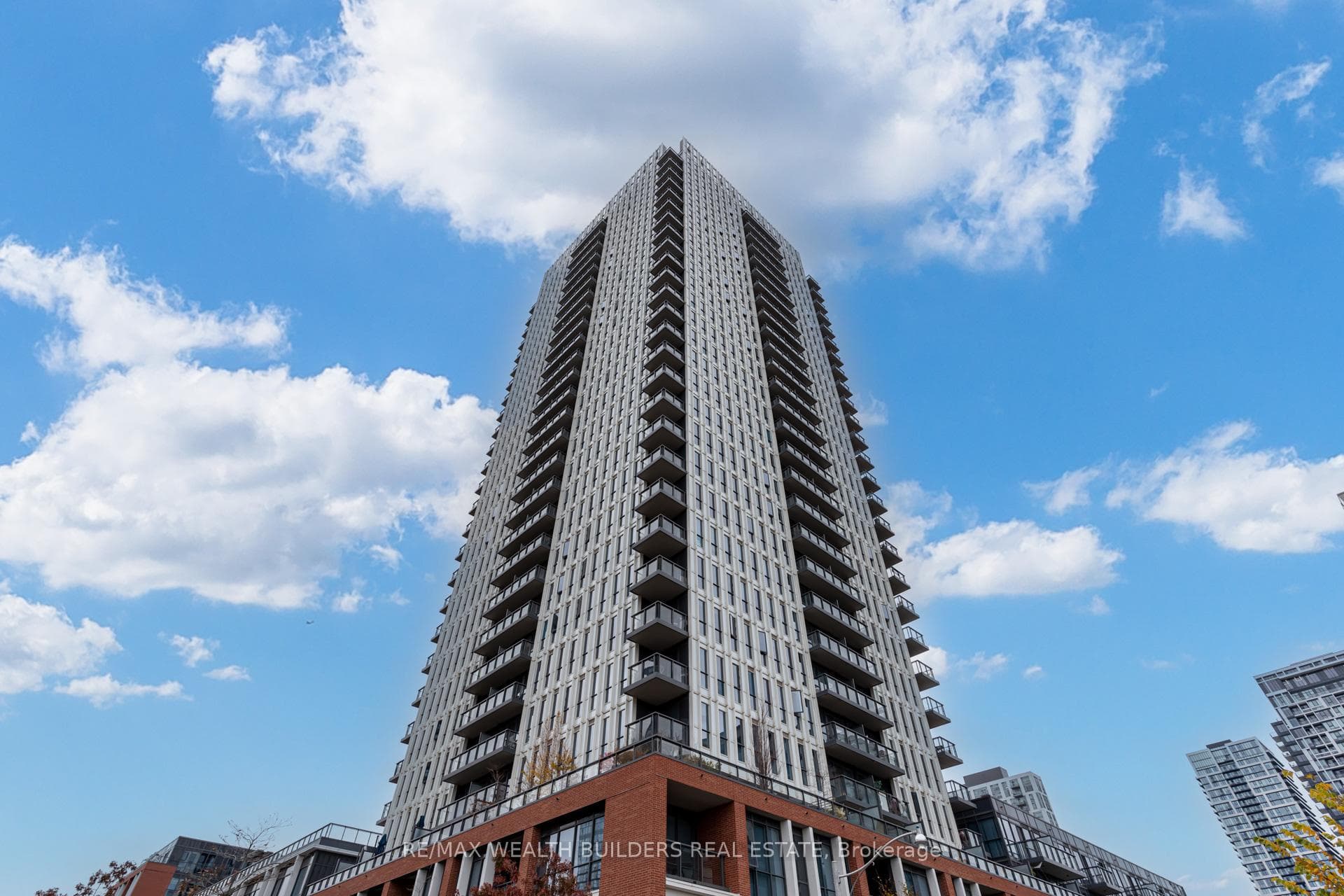 55 Regent Park Boulevard Unit 606 photo 3