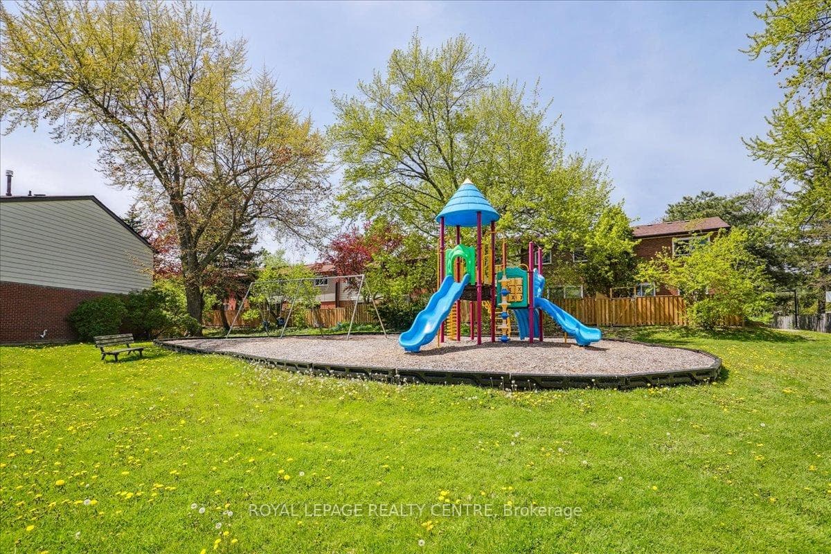 2779 Gananoque Drive Unit 97 photo 38