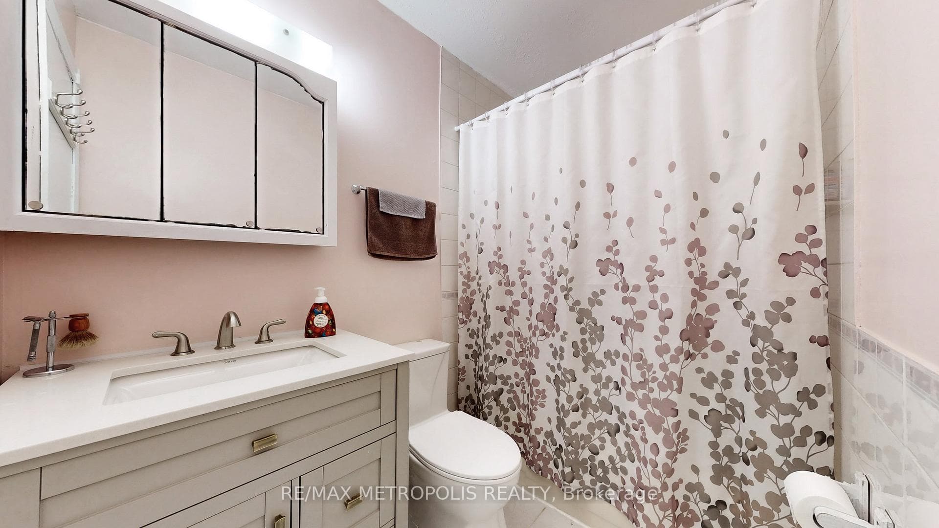81 Greene Drive photo 13