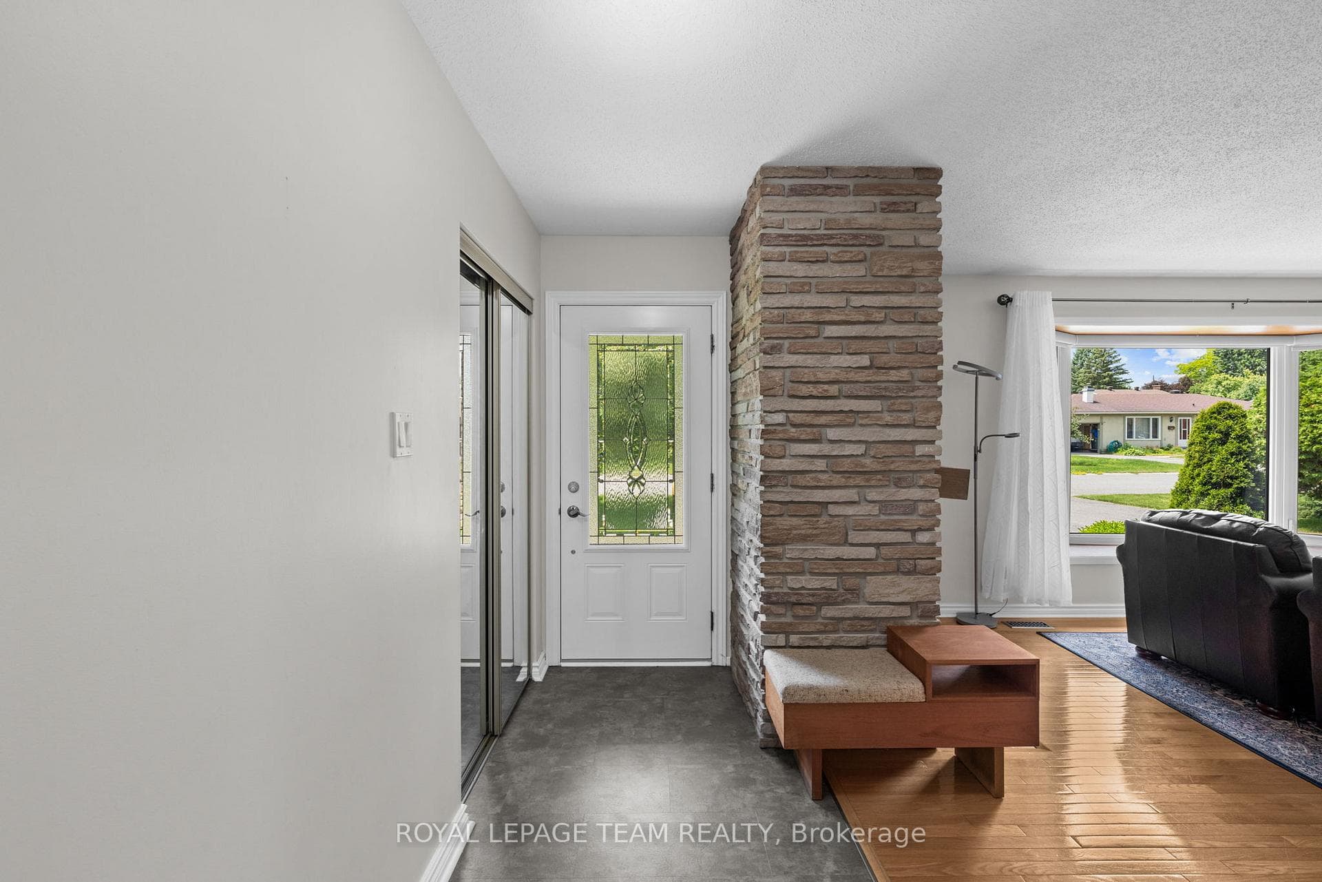 22 Barrhaven Crescent photo 7