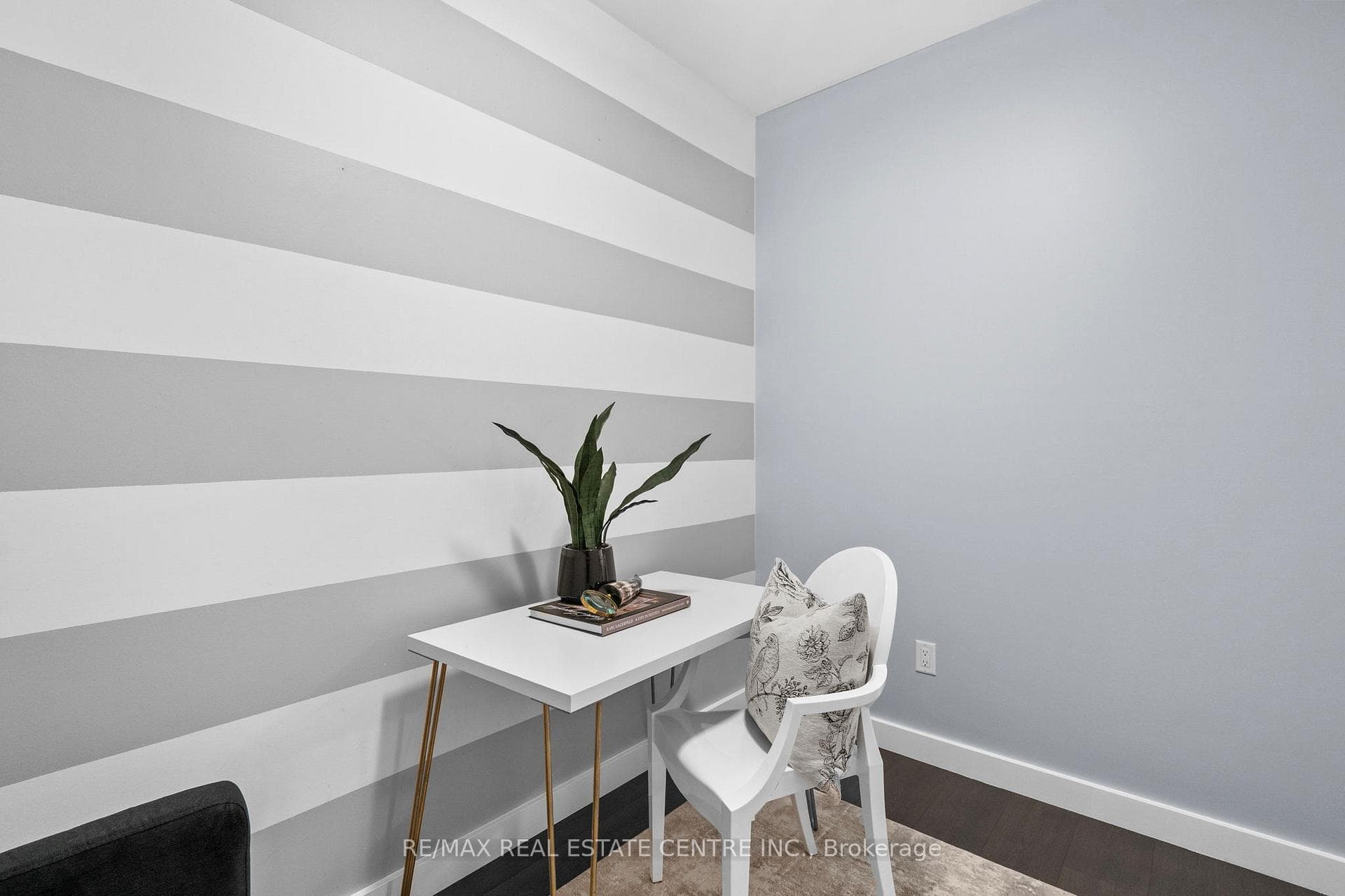Ideal for work or guest room