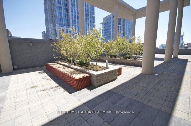 770 bay Street Unit 1212 photo 15