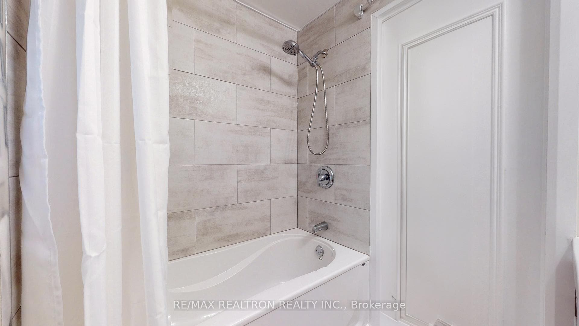 73 Claymore Drive photo 29