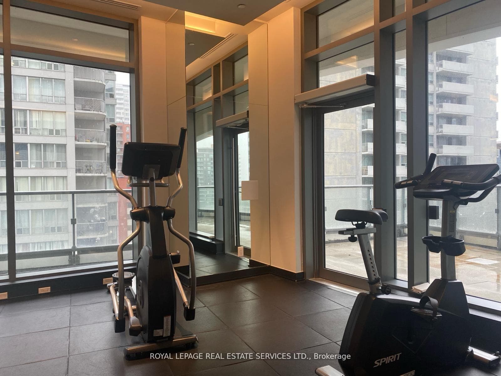 2221 Yonge Street Unit 2107 photo 15