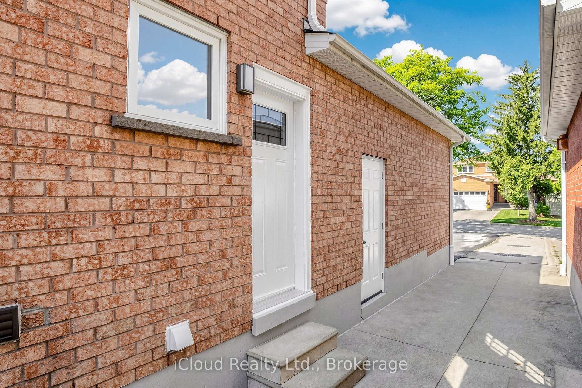 15 San Marko Place photo 37