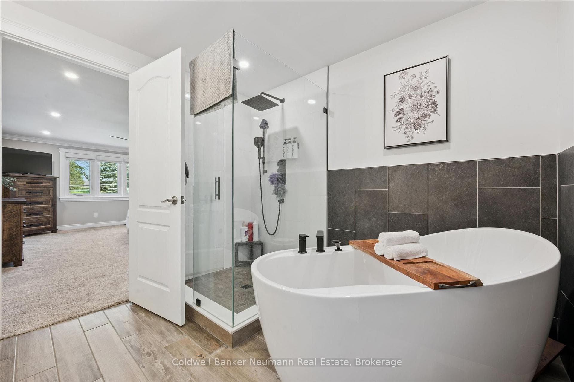 1564 Mannheim Road photo 21