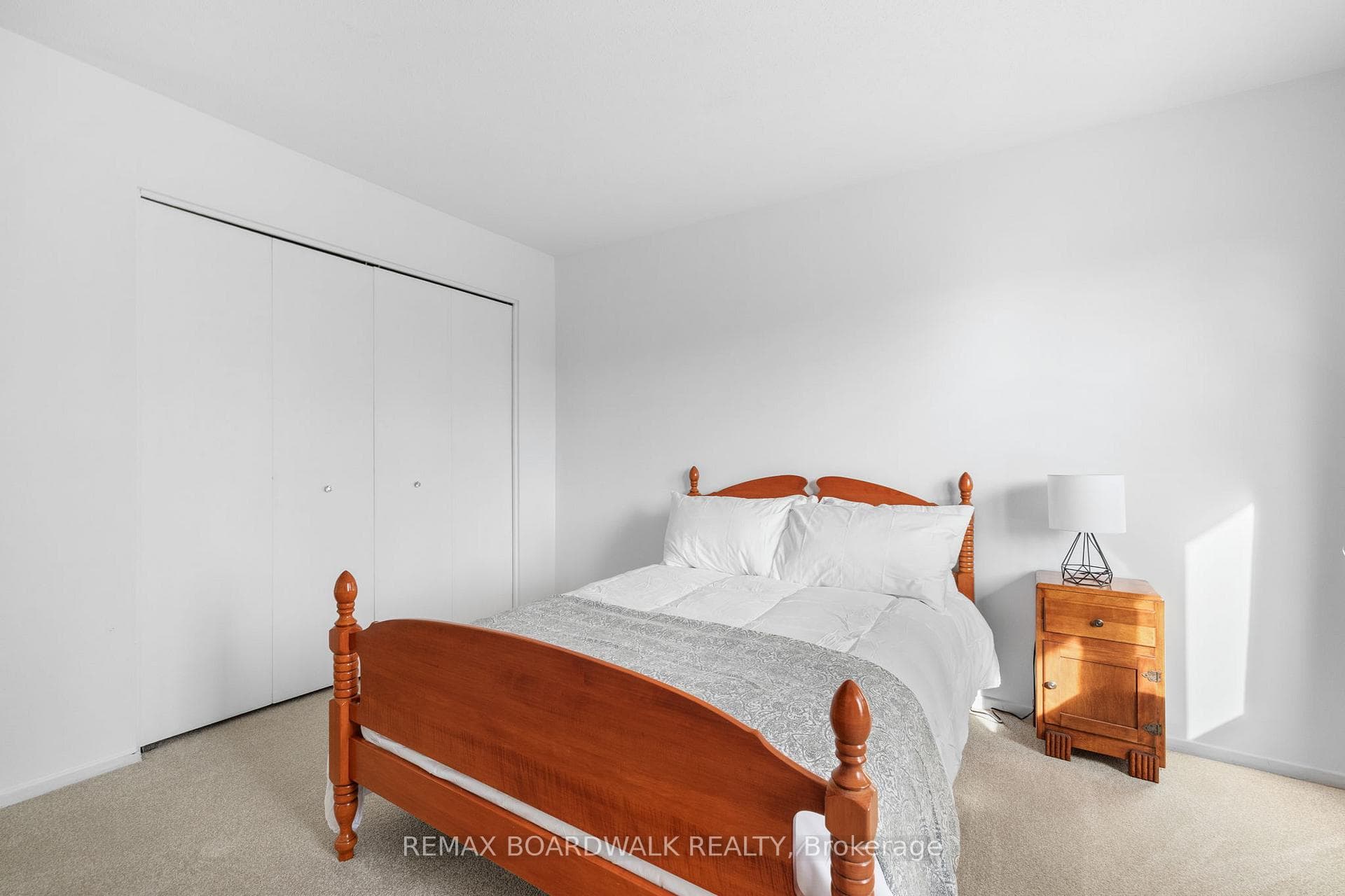 12 Selye Crescent photo 30