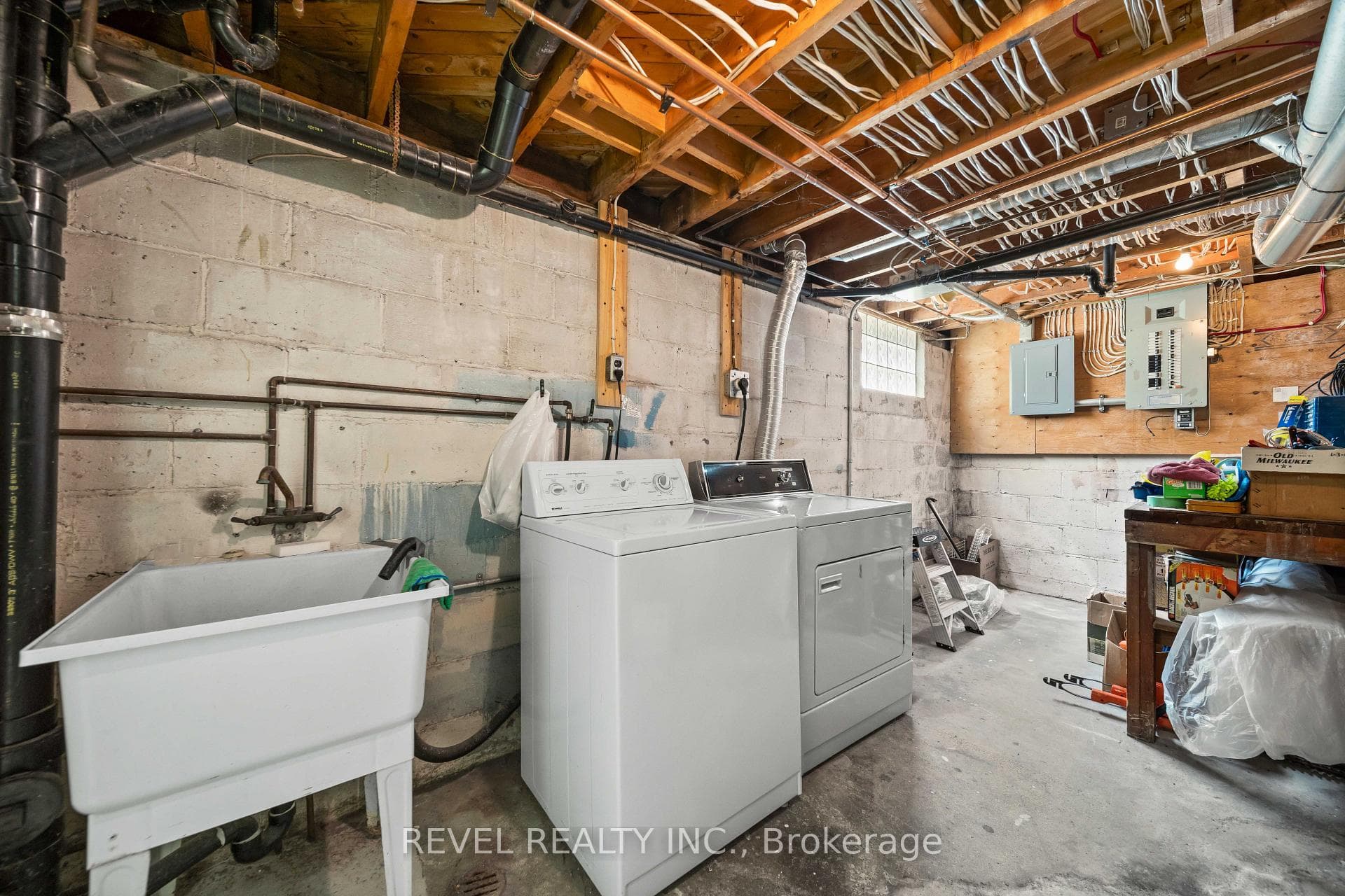 1627 Mardell Street photo 46